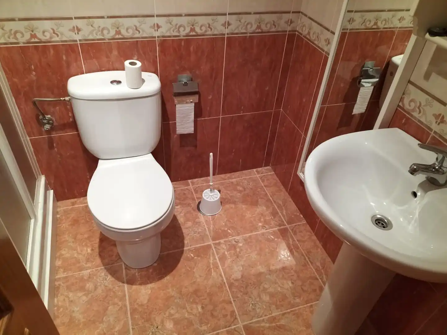 Baño de Casa adosada en venta en Grijota con Calefacción, Jardín privado y Terraza