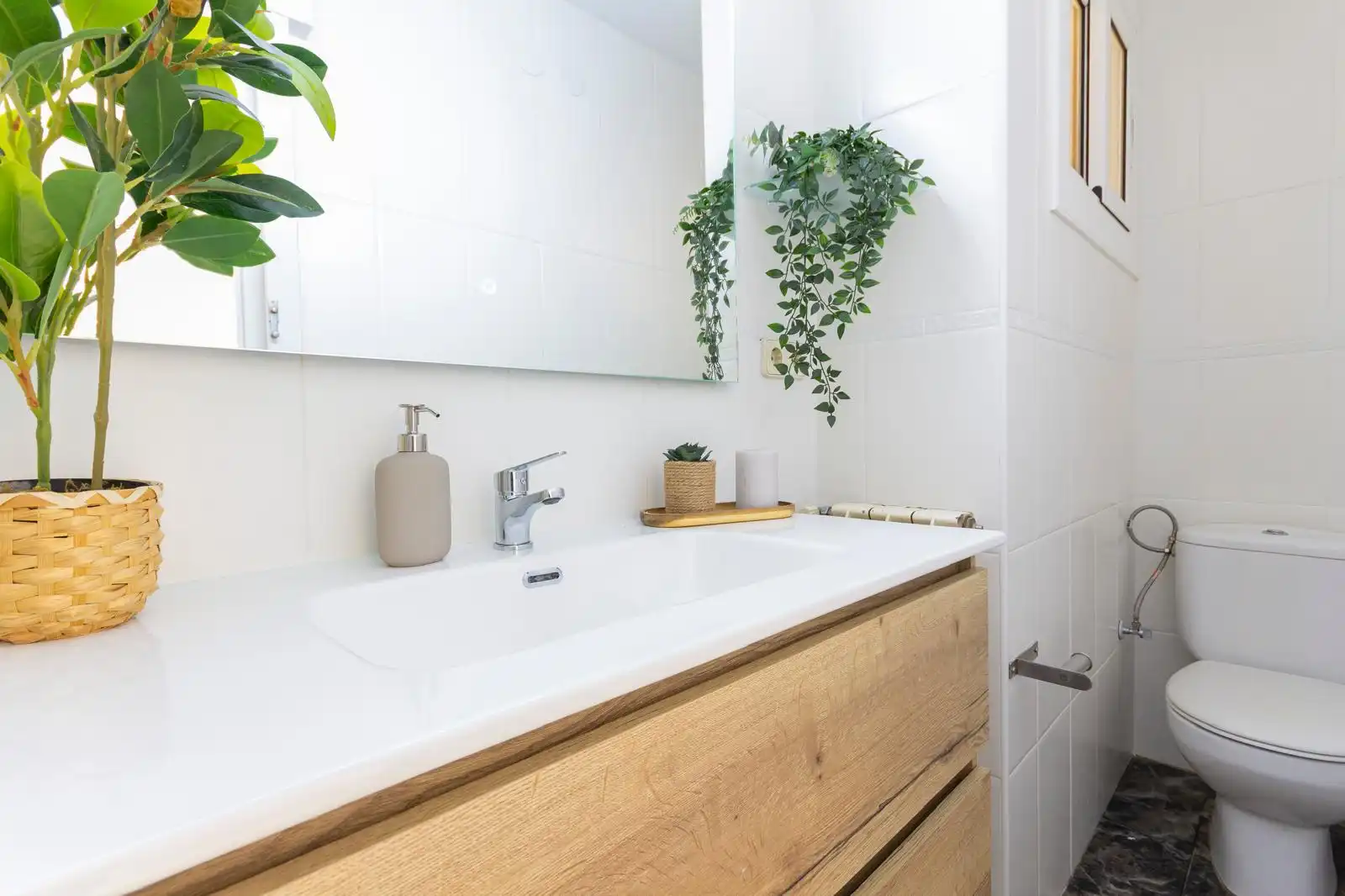 Badezimmer von Wohnung zum Verkauf in Terrassa mit Heizung, Parkett und Ofen