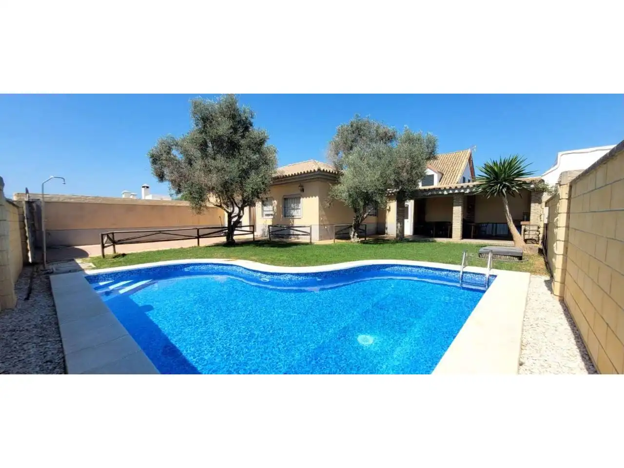 Piscina de Casa o chalet de alquiler en Sanlúcar de Barrameda con Aire acondicionado, Terraza y Trastero
