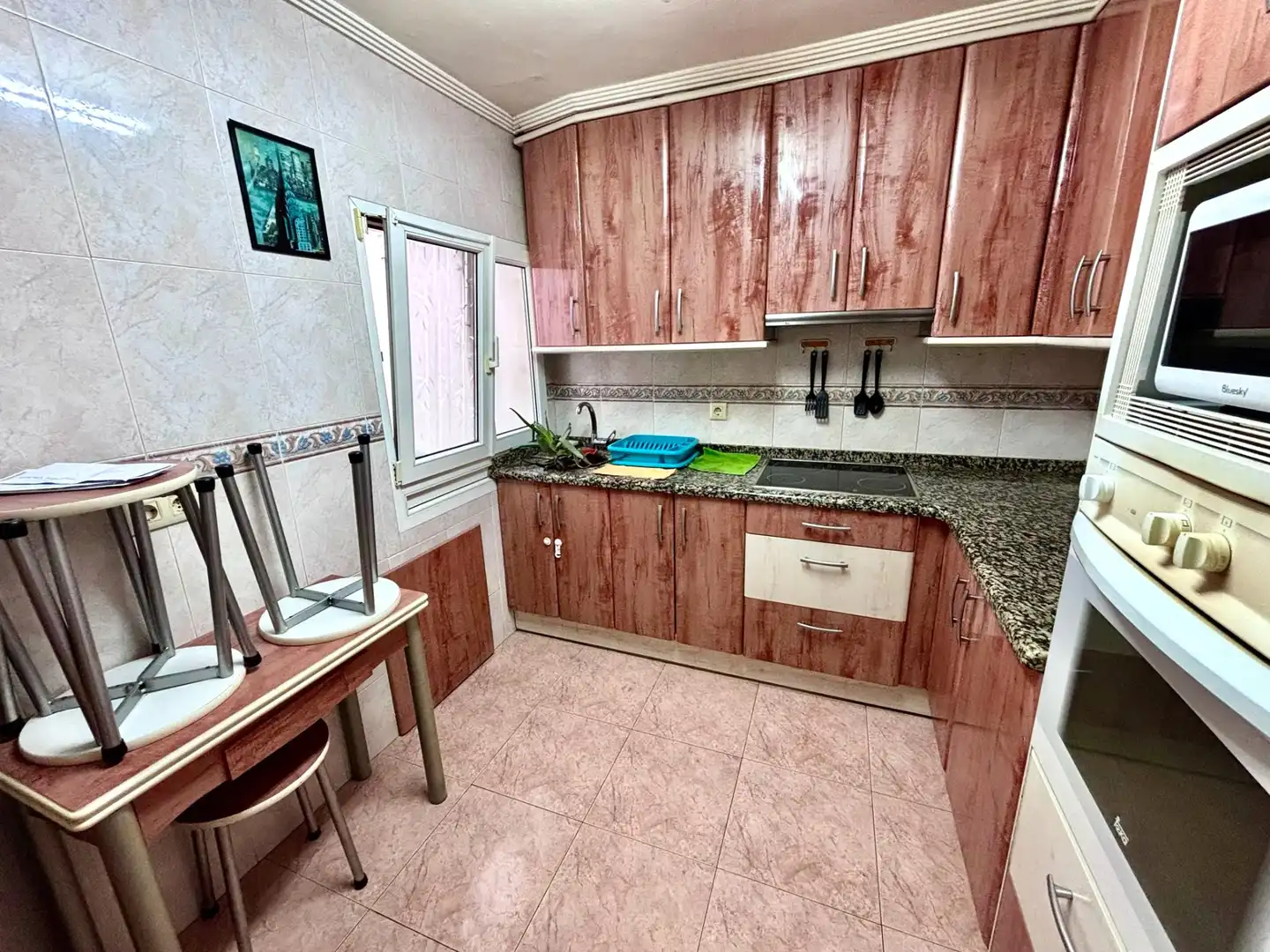 Cocina de Piso en venta en Gijón  con Calefacción, Parquet y Amueblado