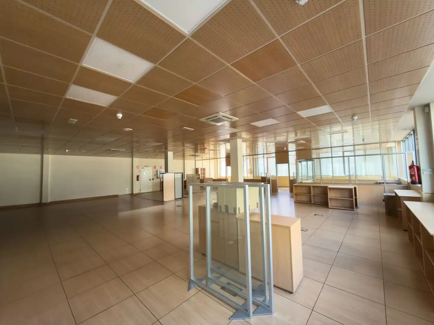 Gemischtgenutztes Gebäude zum Verkauf in Montserrat - Parque Empresarial, imagen 28