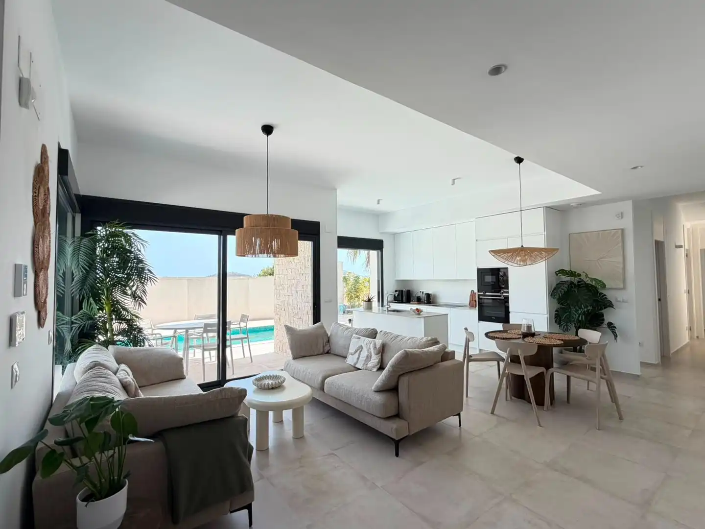 Sala d'estar de Casa o xalet de lloguer en Finestrat amb Aire condicionat, Jardí privat i Terrassa