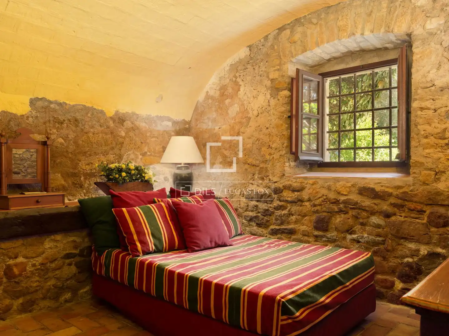 Habitación de Finca rústica en venta en Sant Mori con Calefacción, Jardín privado y Terraza