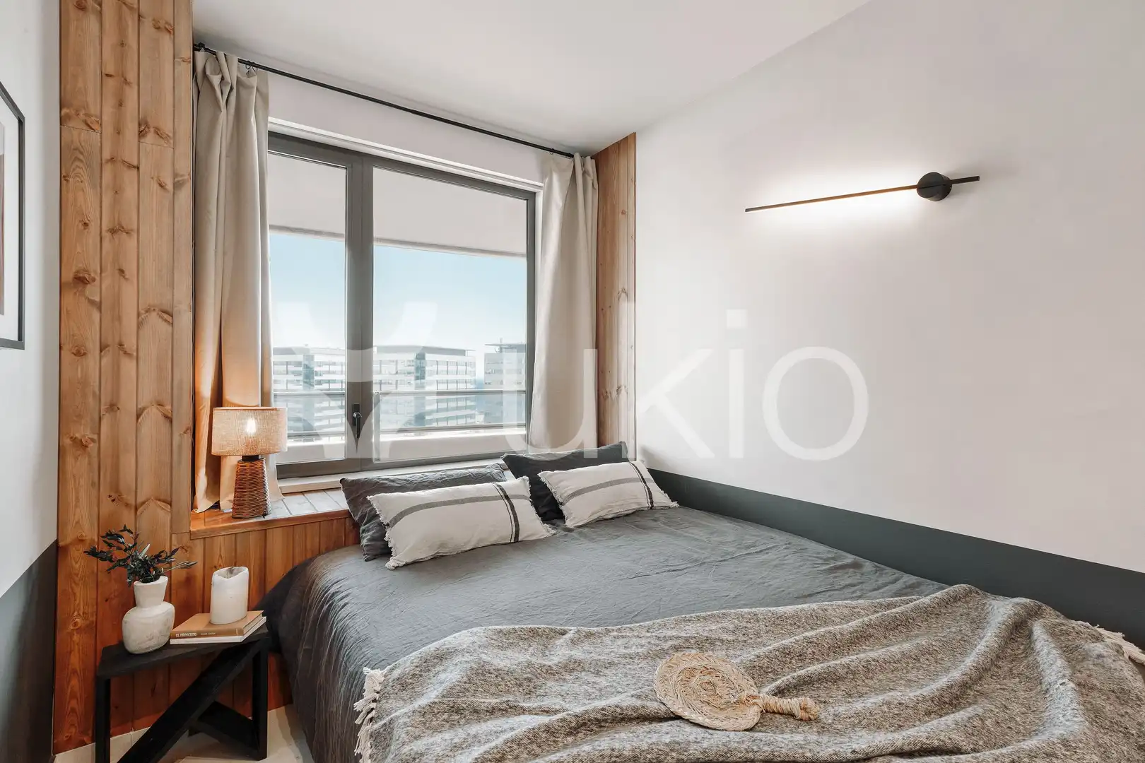 Dormitori de Apartament de lloguer en Barcelona amb Aire condicionat, Calefacció i Terrassa