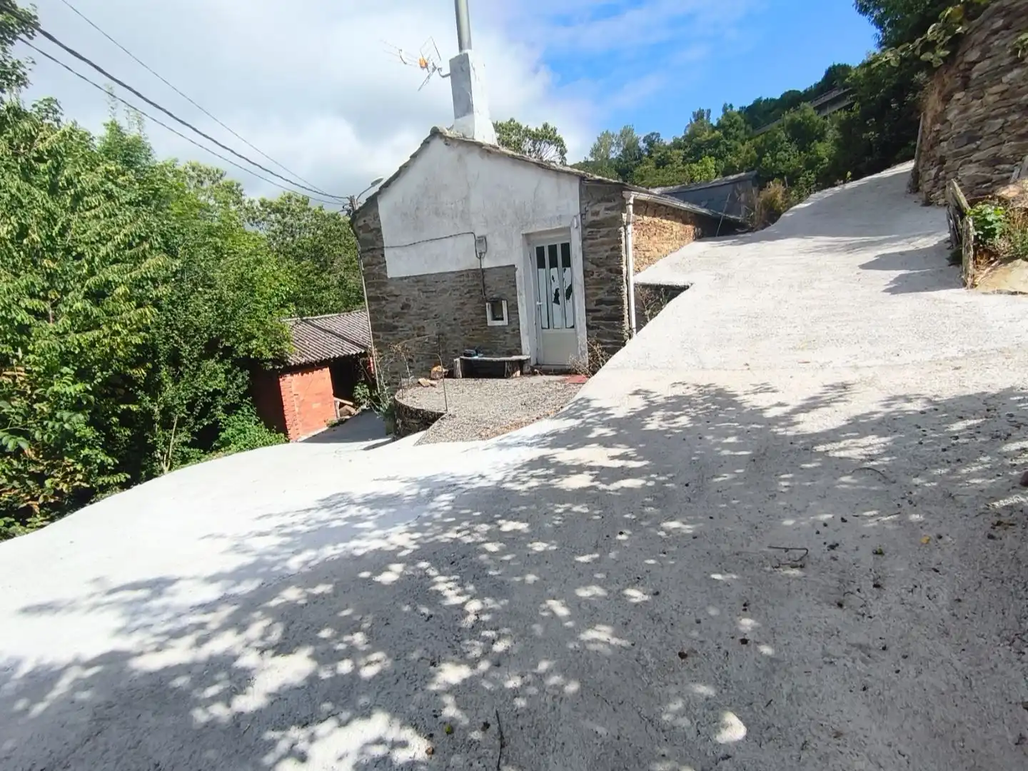 Vista exterior de Casa o xalet en venda en As Nogais  amb Terrassa