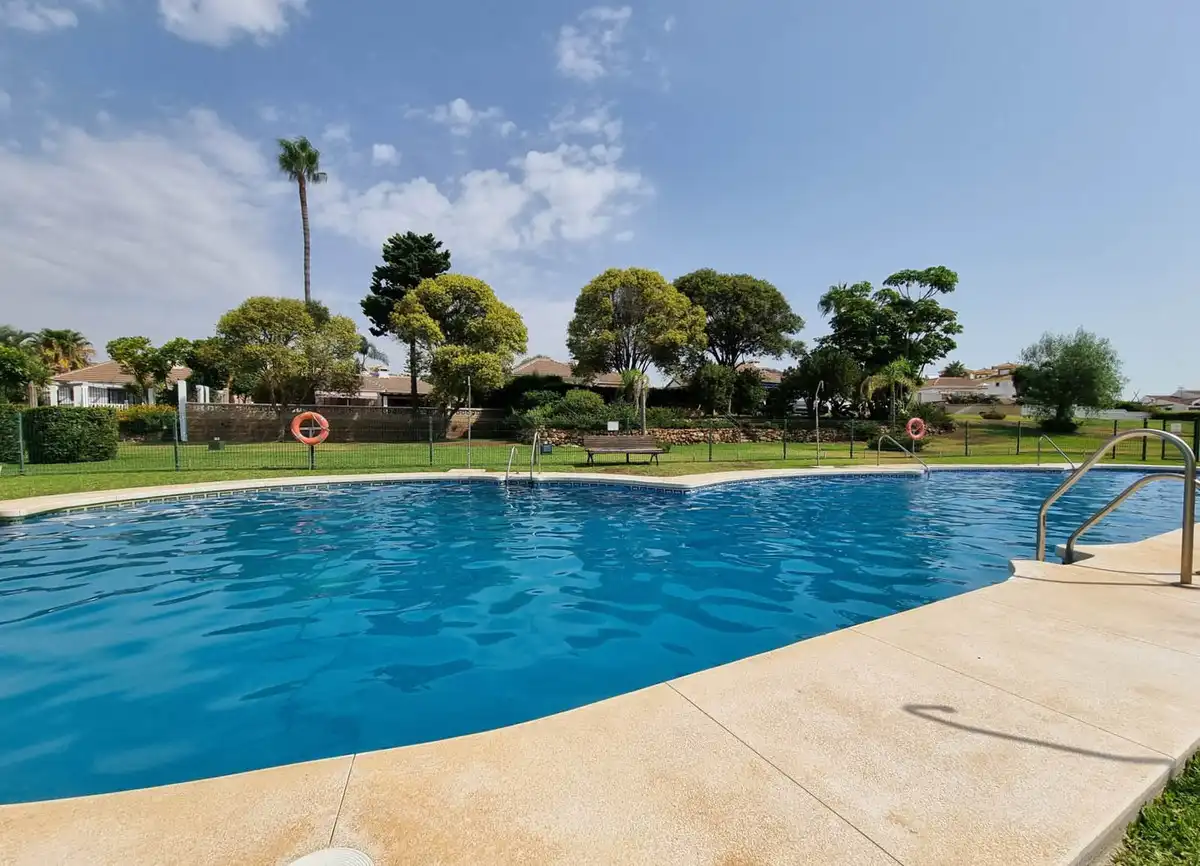 Piscina de Casa o xalet en venda en Mijas amb Aire condicionat, Calefacció i Jardí privat