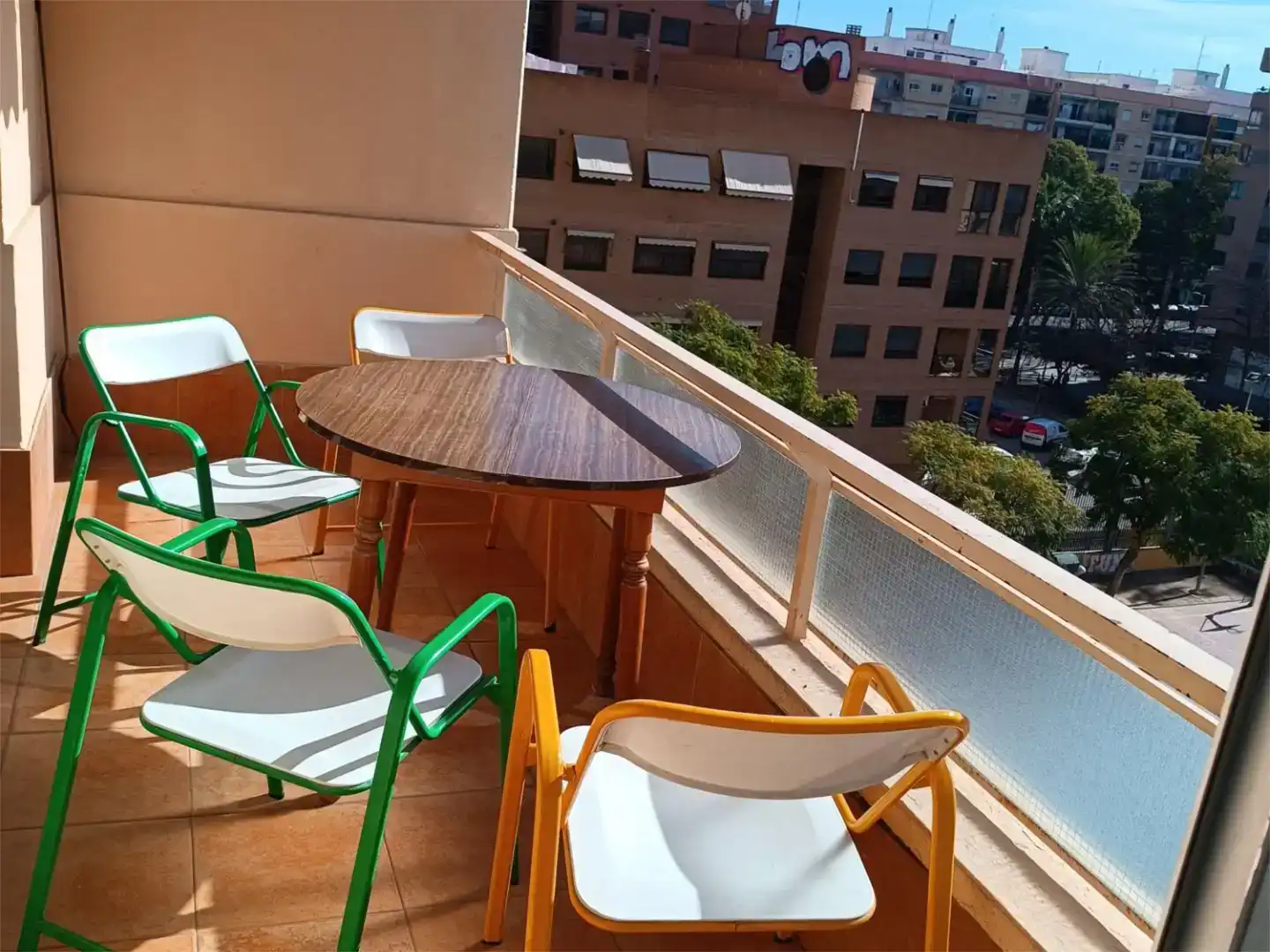 Terrasse von Wohnung zur Miete in  Valencia Capital mit Klimaanlage und Balkon