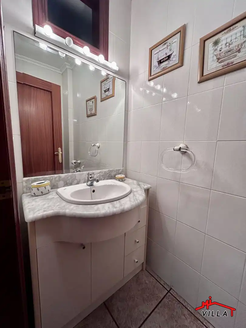 Baño de Casa adosada en venta en Laredo con Calefacción