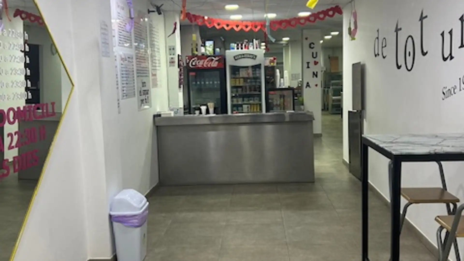 Local en traspaso en Sueca con Amueblado