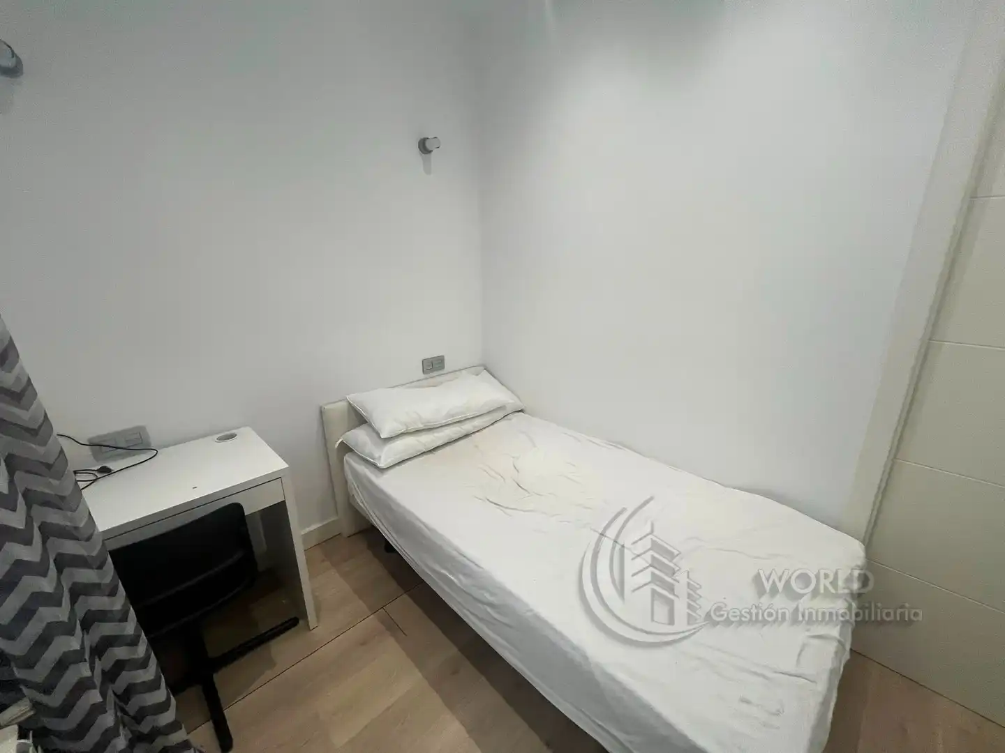 Bedroom of Flat for rent in Madrid  with Air Conditioner, Heating and Furnished