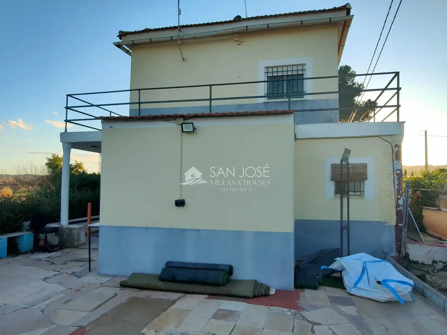 Vista exterior de Casa o xalet en venda en Novelda amb Jardí privat, Terrassa i Traster