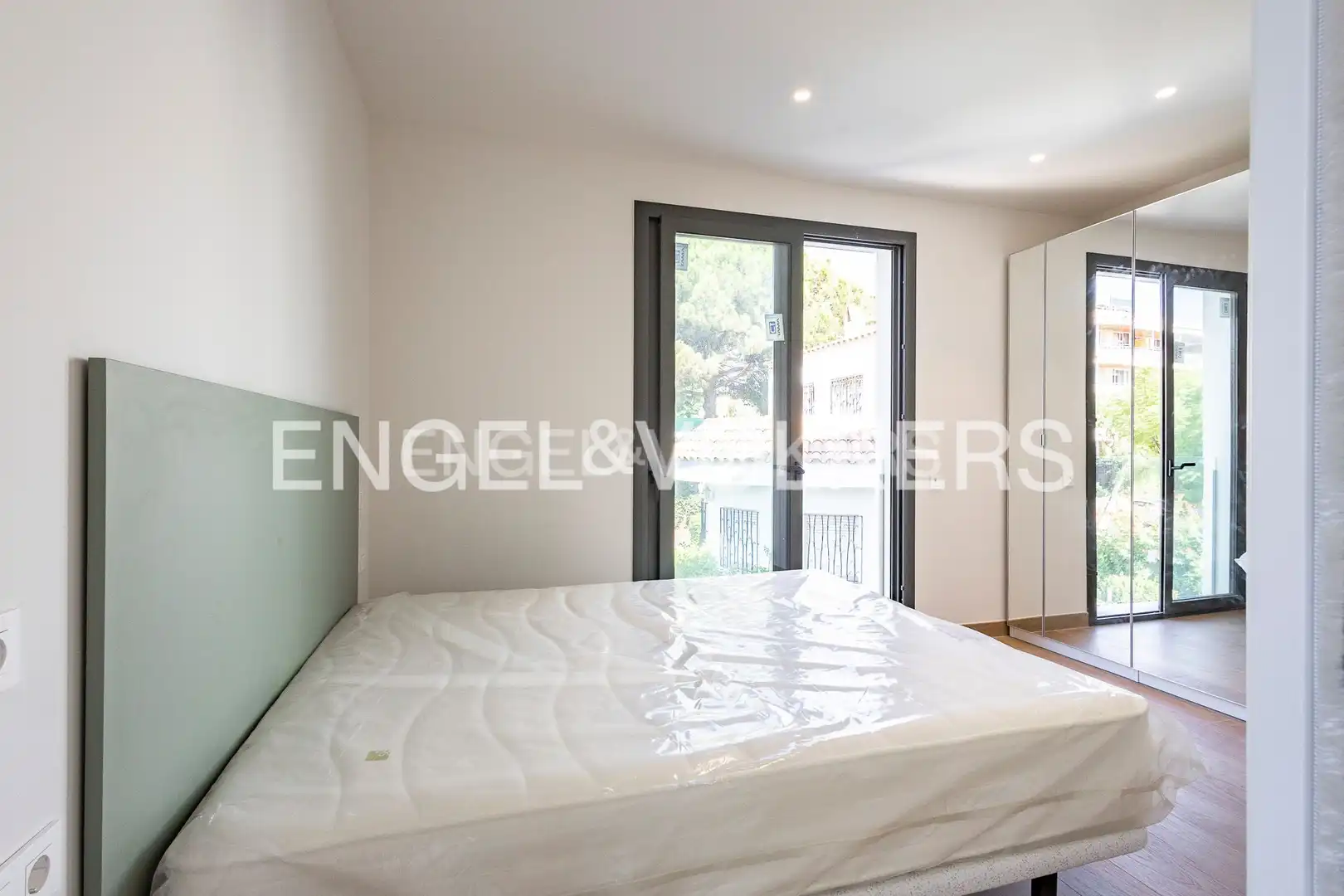 Planta baja de alquiler en Vallpineda - Santa Bàrbara