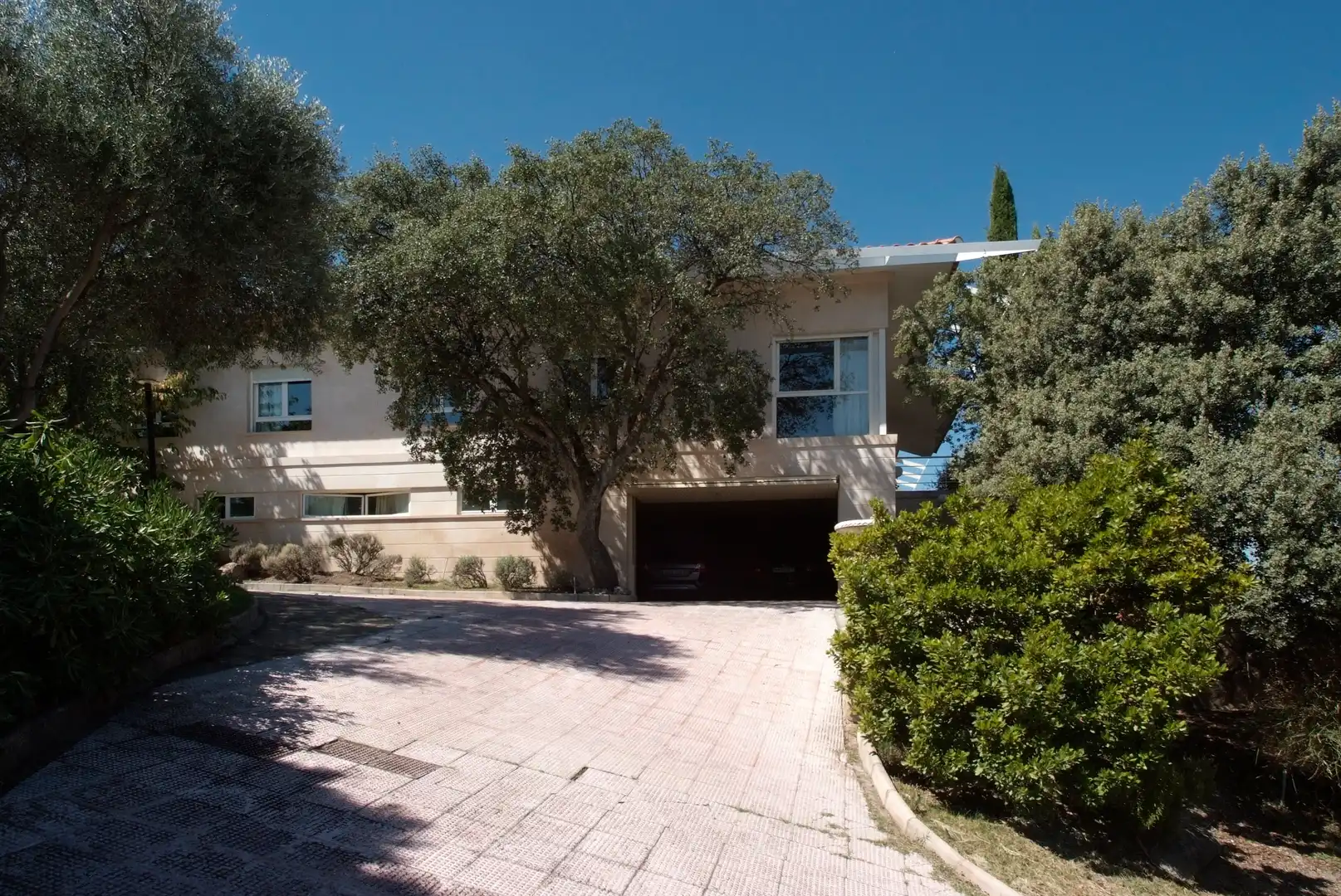 Vista exterior de Casa o xalet en venda en Ciudalcampo amb Jardí privat, Piscina i Jacuzzi