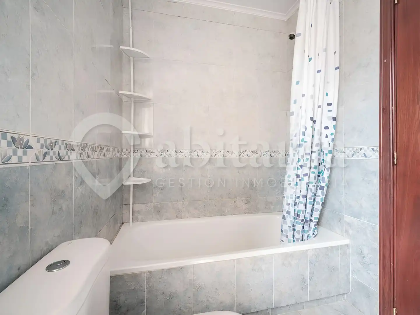 Bathroom of Houses for sale in Castañeda  with Heating, Private garden and Parquet flooring