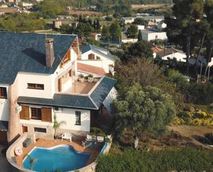 Vista exterior de Casa o xalet en venda en Bigues i Riells amb Calefacció, Jardí privat i Parquet