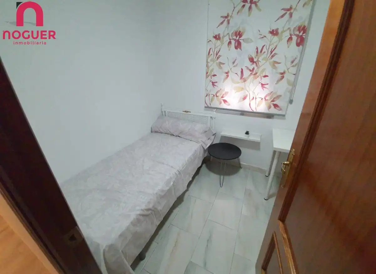 Schlafzimmer von Wohnung zum Verkauf in Córdoba mit Terrasse und Möbliert