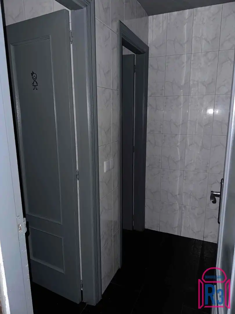 Local comercial en venda a San Juan de Sahagún, imagen 16