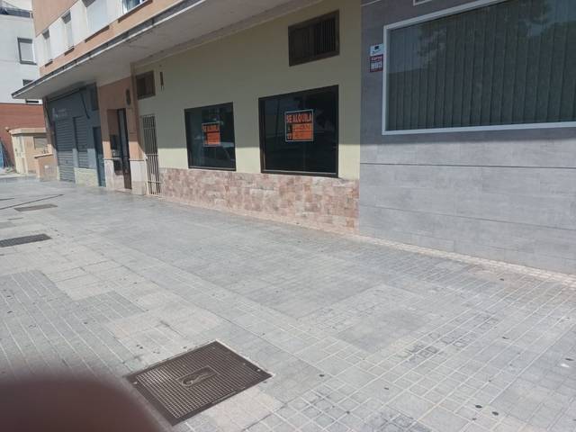 Local comercial en Alquiler en Calle Isla de Tabarca, 12 en Arroyo del Moro - Noreña