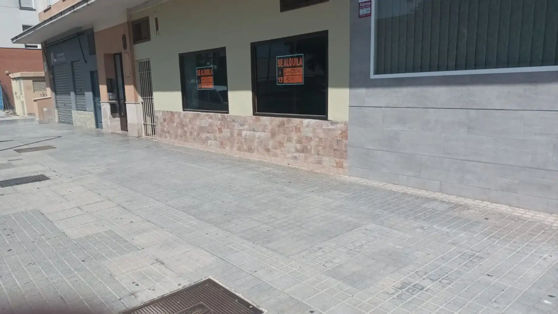 Exterior view of Premises for rent in  Córdoba Capital  with Air Conditioner