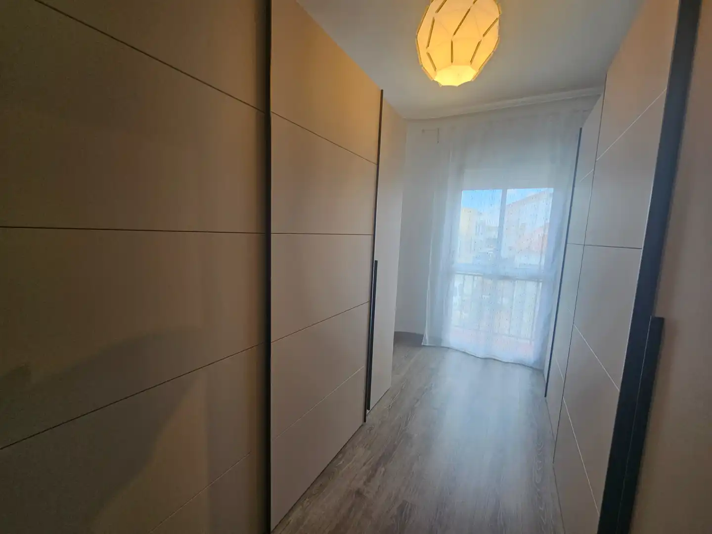 Habitación de Casa adosada en venta en Umbrete con Aire acondicionado, Calefacción y Jardín privado