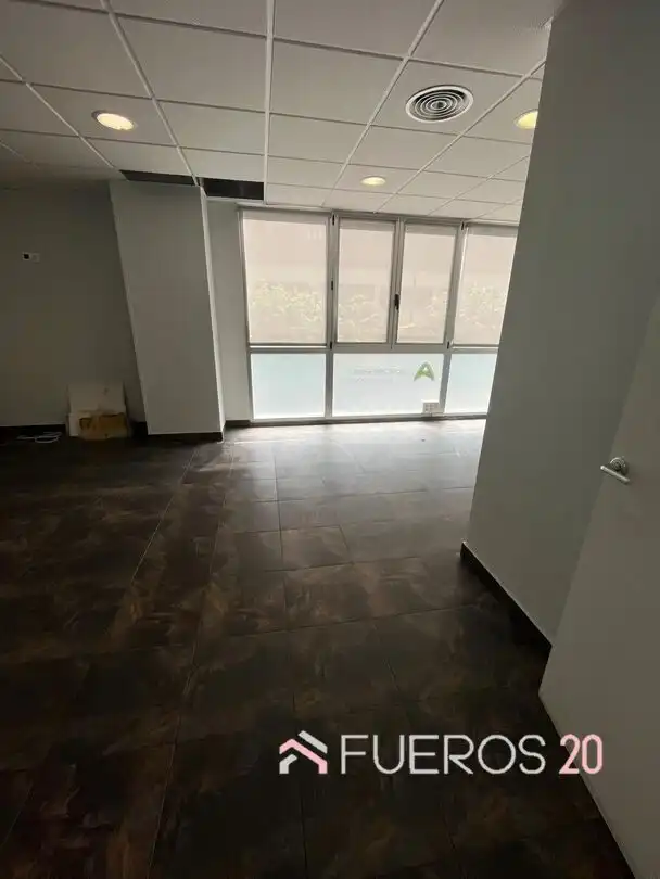 Business premises to rent in Bagatza - San Vicente, imagen 4