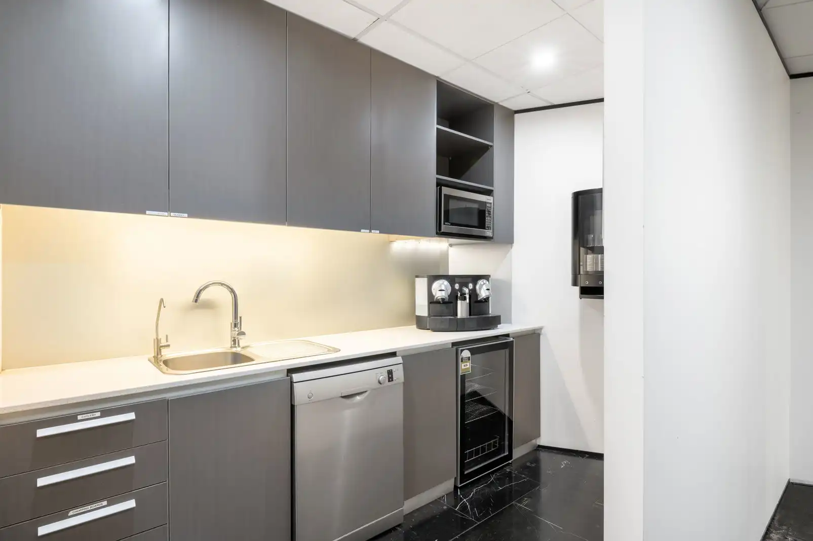 Cocina de Oficina de alquiler en Vera con Aire acondicionado, Calefacción y Amueblado