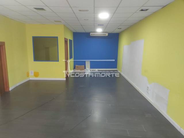 Local comercial en Alquiler en Cee