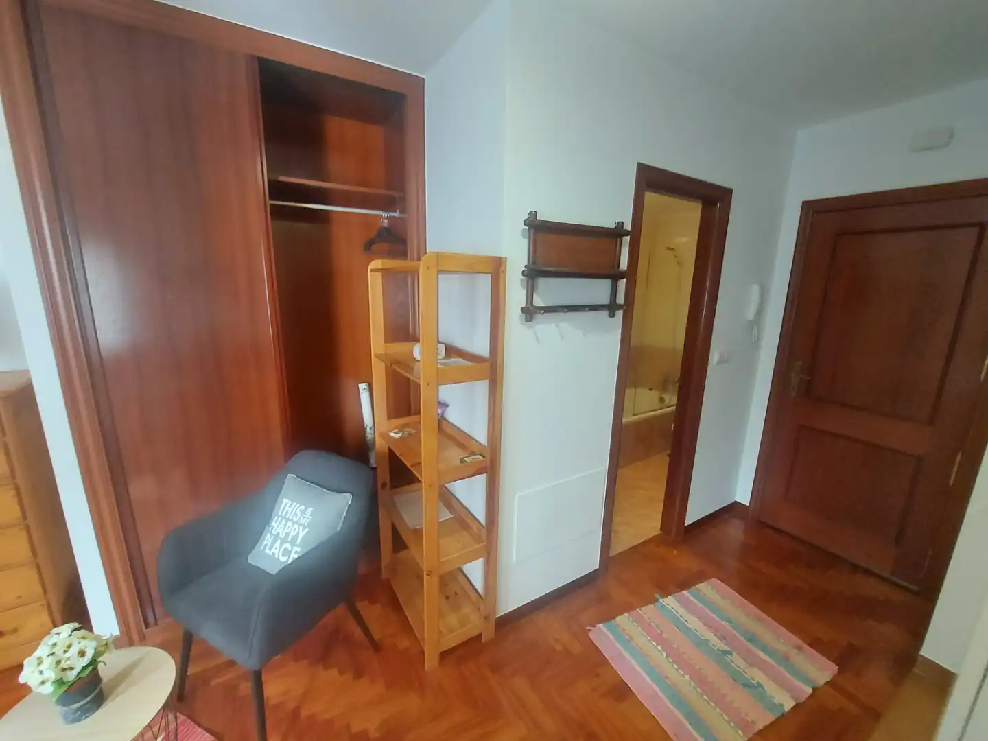 Estudi de lloguer en Vigo  amb Parquet, Moblat i Forn