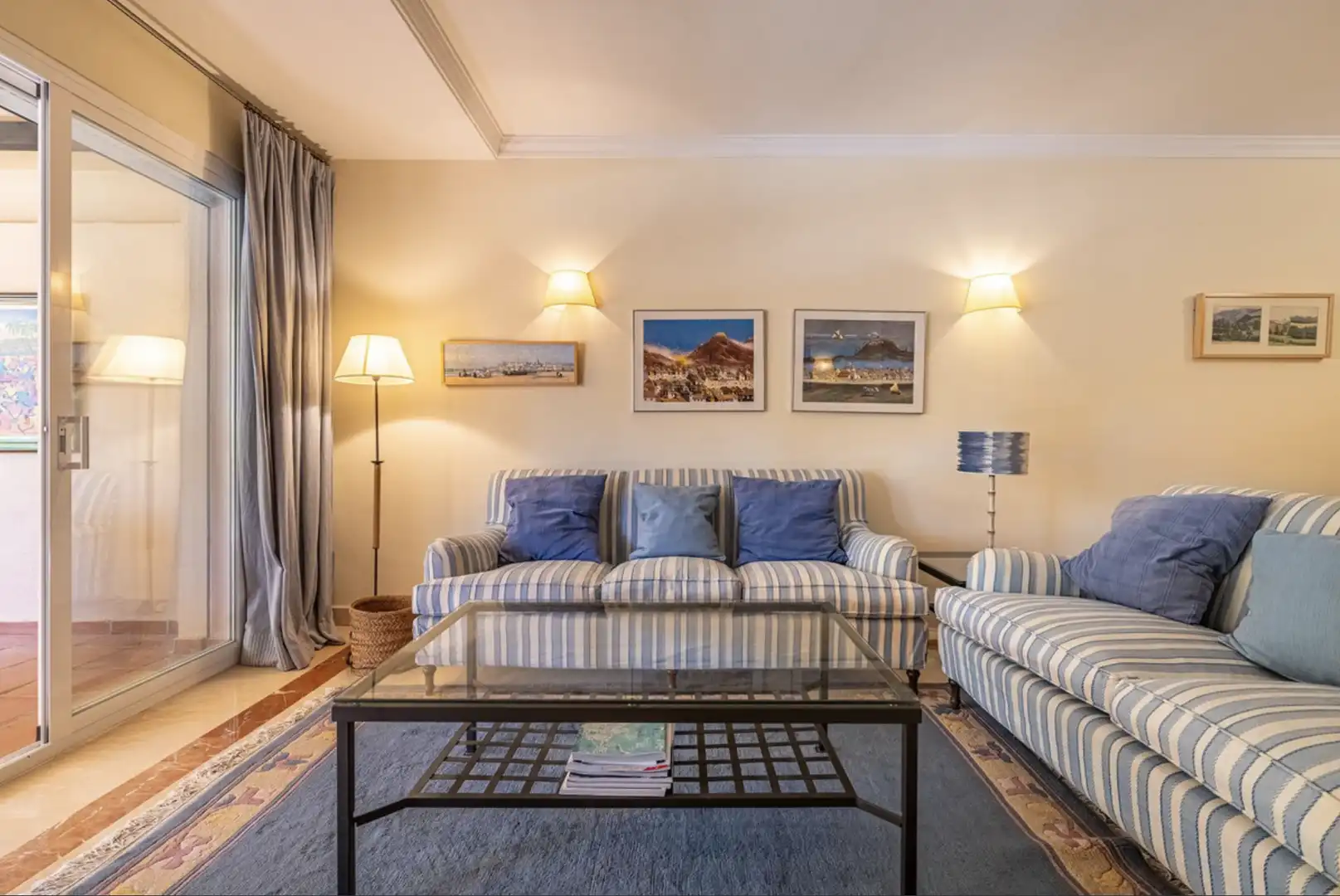Wohnzimmer von Wohnungen zum Verkauf in Marbella mit Klimaanlage, Terrasse und Abstellraum