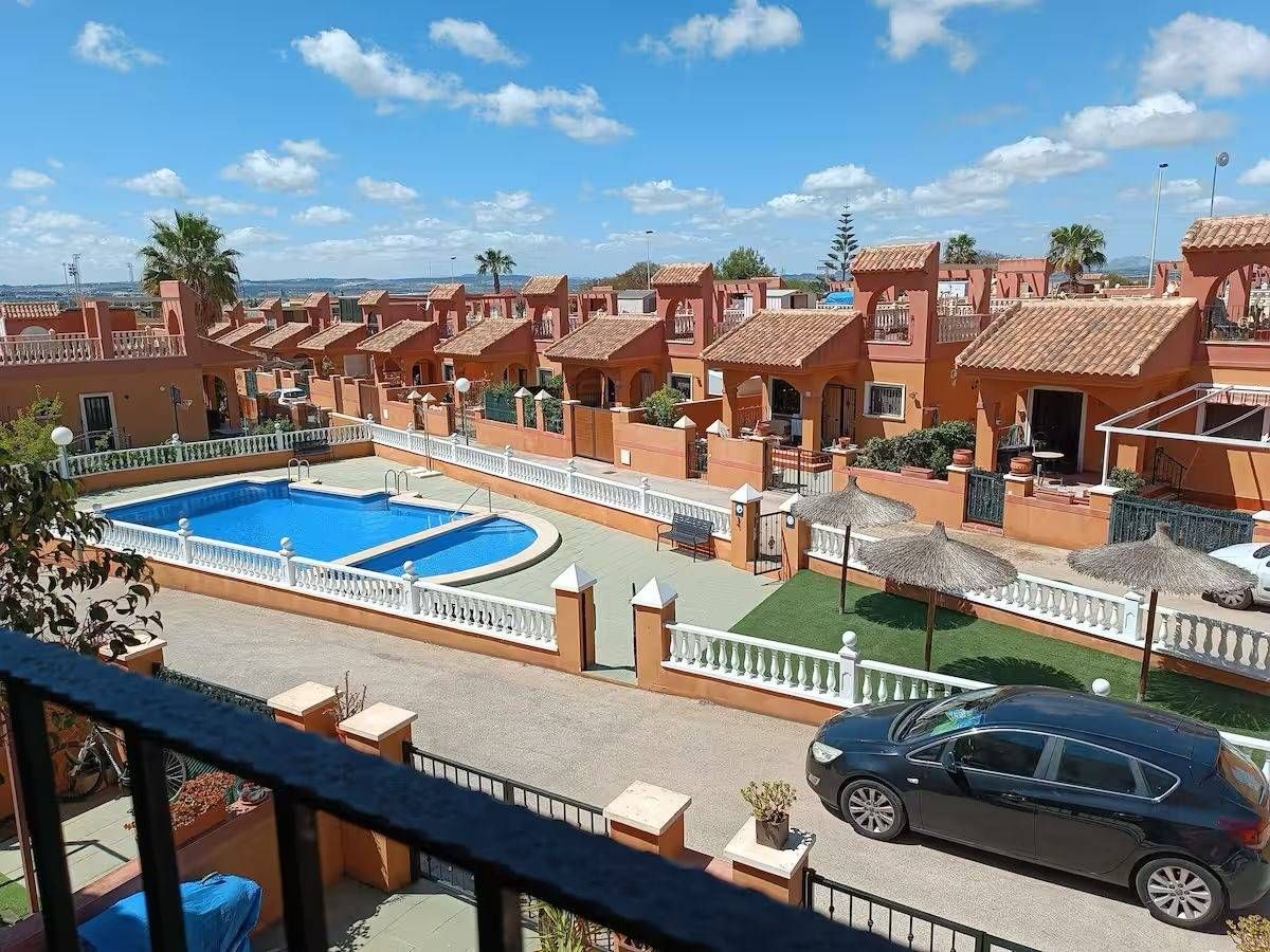 Exterior view of Single-family semi-detached for sale in Torrevieja  with Air Conditioner, Heating and Private garden