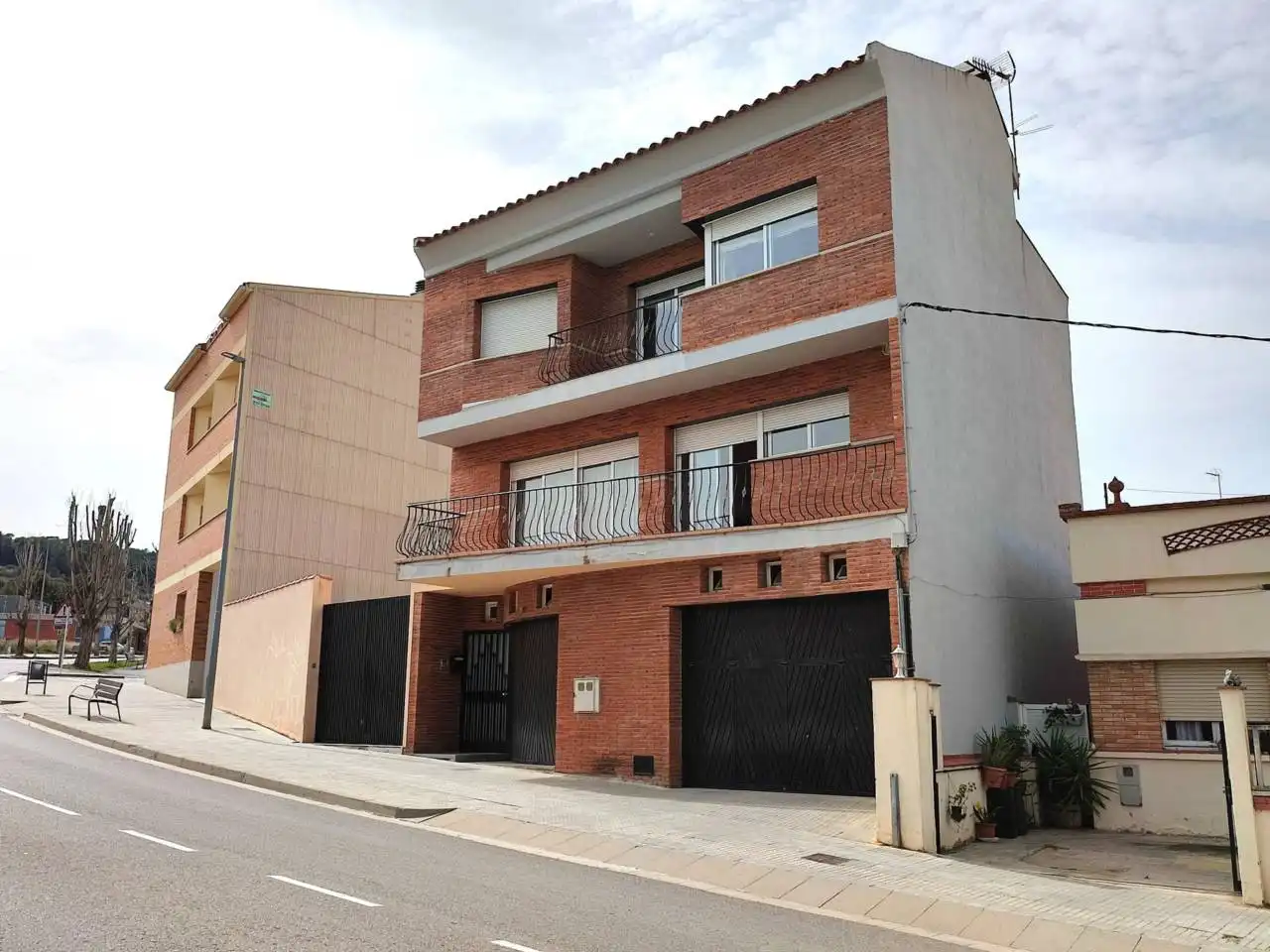 Vista exterior de Casa o xalet en venda en Torrelavit amb Calefacció, Jardí privat i Terrassa