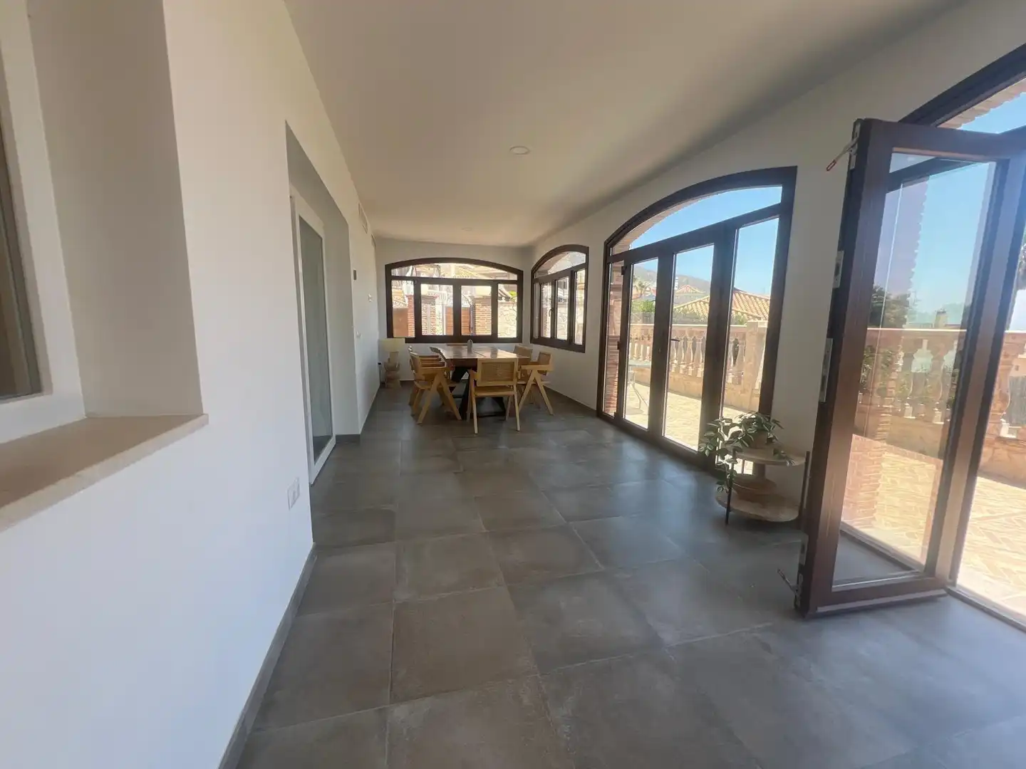 Menjador de Casa o xalet en venda en Benalmádena amb Aire condicionat, Jardí privat i Terrassa