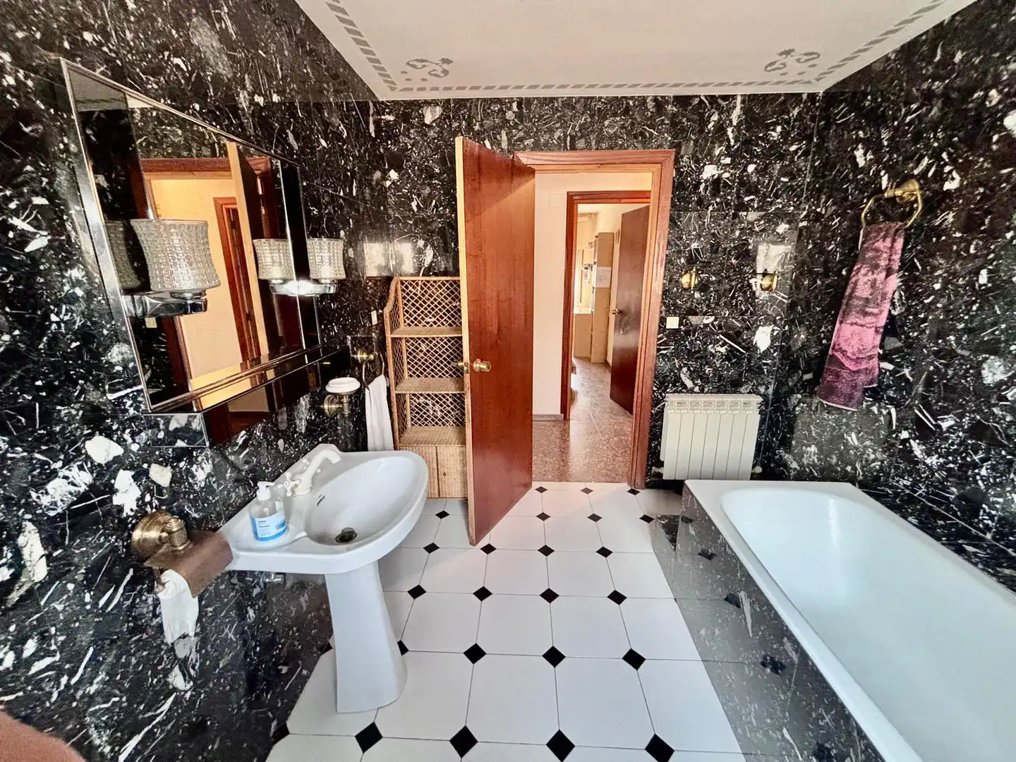 Bathroom of Houses for sale in Bulbuente  with Heating, Storage room and Furnished