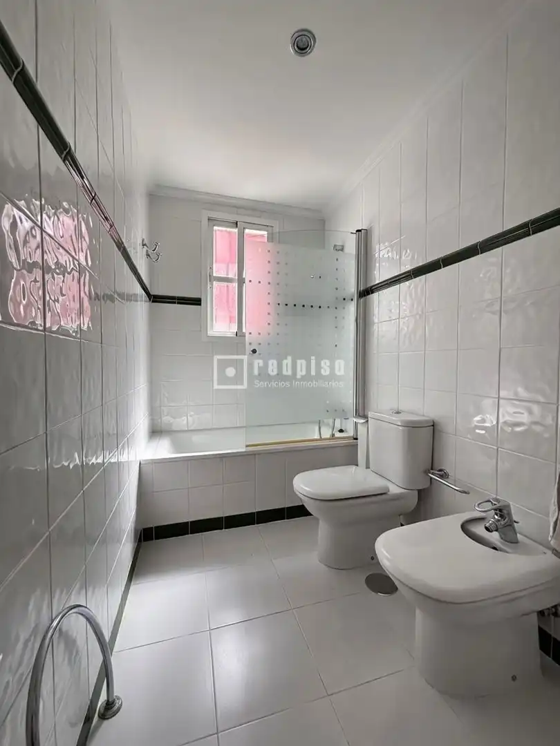 Bathroom of Houses for sale in Mairena del Aljarafe  with Air Conditioner and Terrace