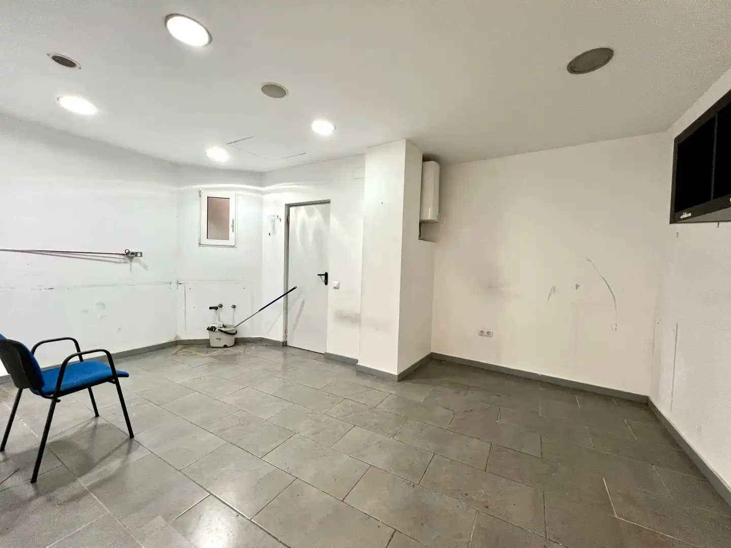 Büro zur Miete in Carrer de Llorens i Barba, El Baix Guinardó