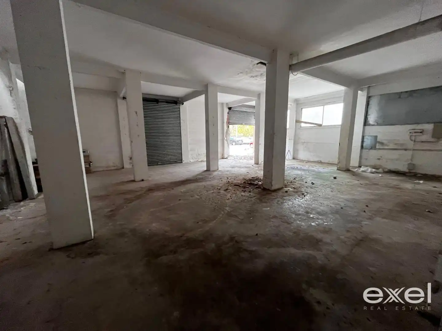 Local en venta en Vallirana