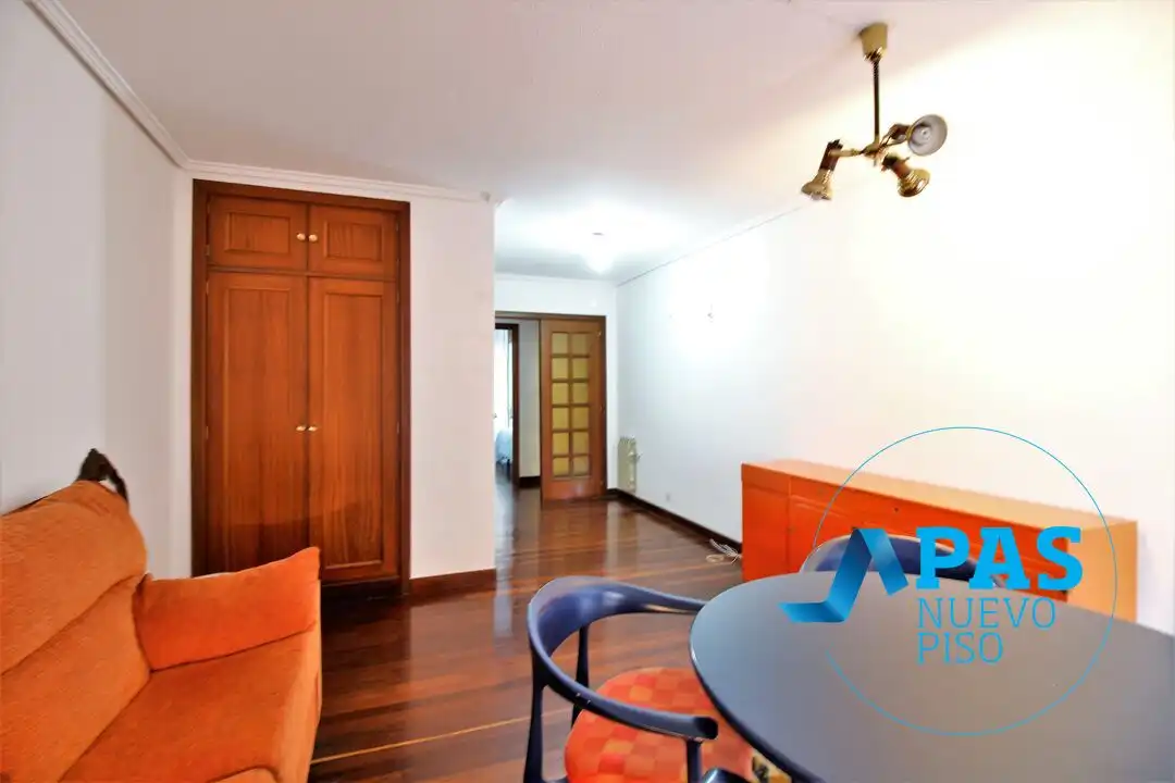Wohnzimmer von Wohnung zum Verkauf in Santander mit Heizung