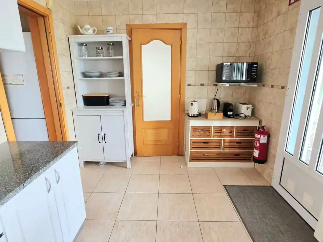 Küche von Wohnung zur Miete in Gata de Gorgos mit Klimaanlage, Privatgarten und Schwimmbad