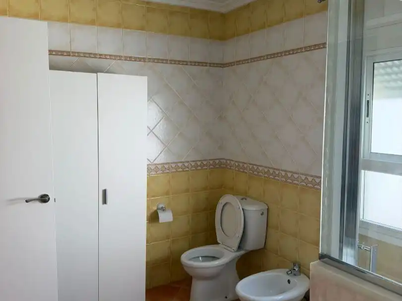 Baño de Piso en venta en  Sevilla Capital con Aire acondicionado, Terraza y Balcón