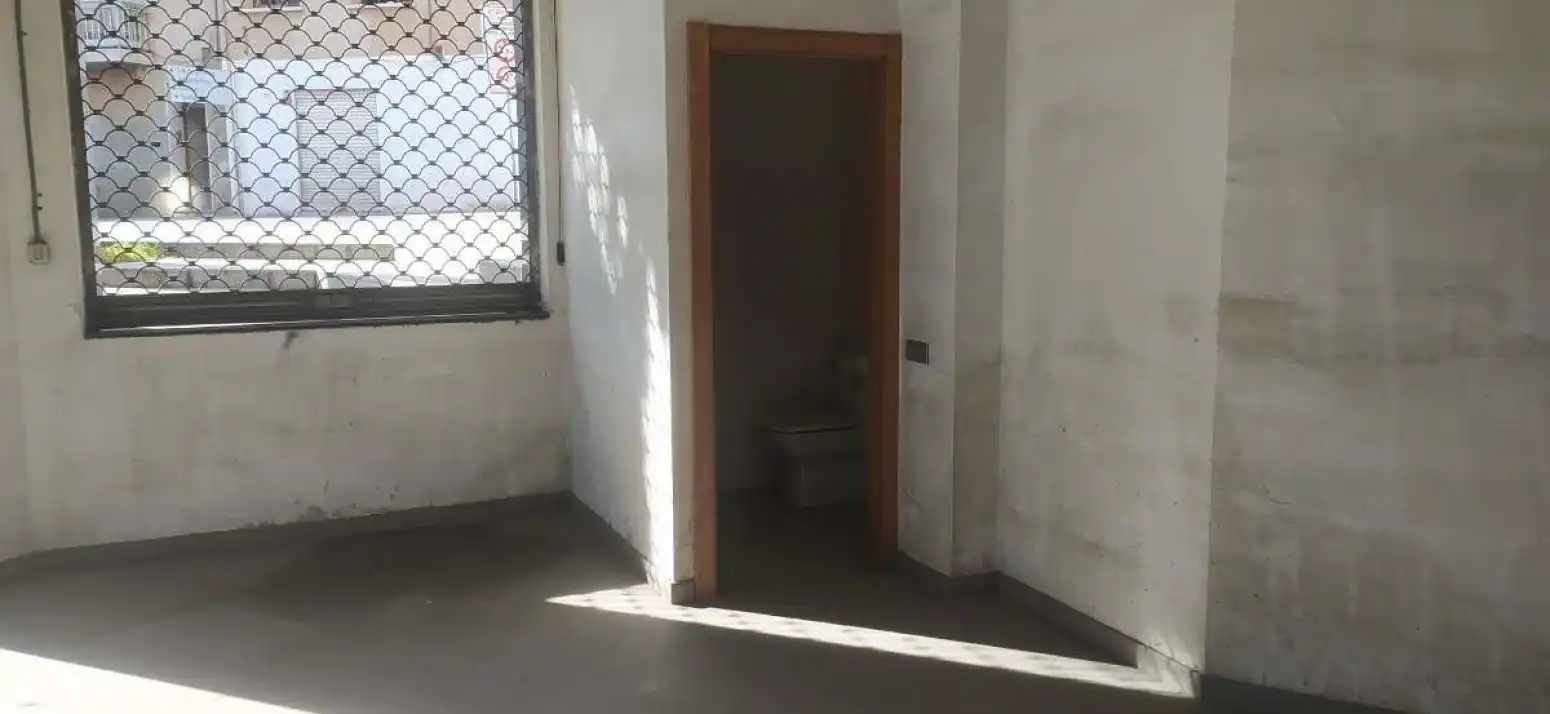 Local en venta en Montcada i Reixac