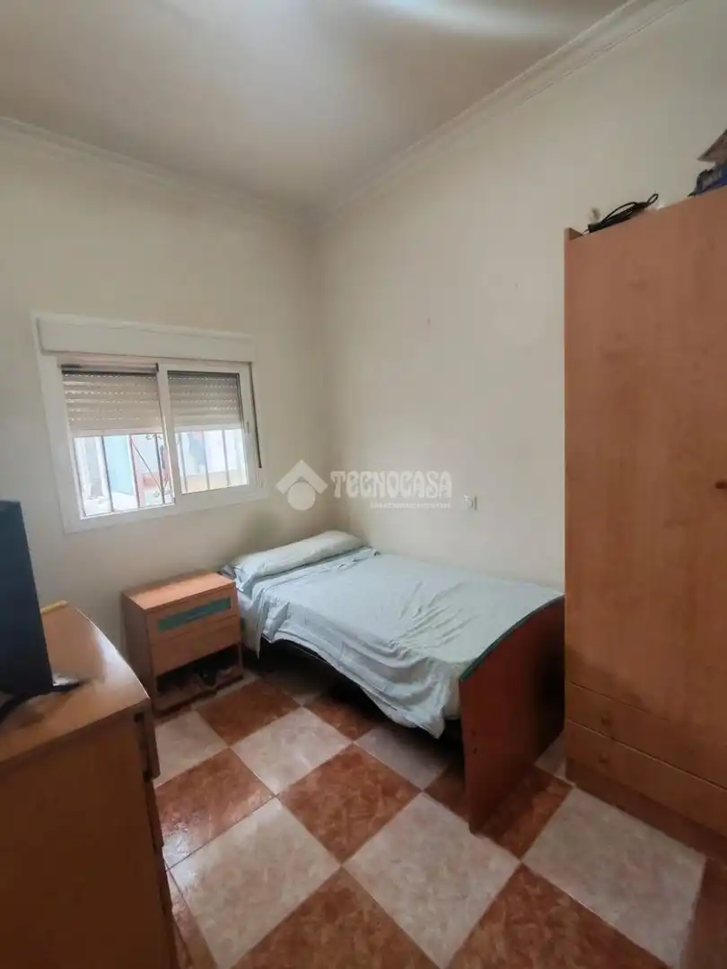Dormitori de Casa o xalet en venda en Marchena amb Aire condicionat i Terrassa