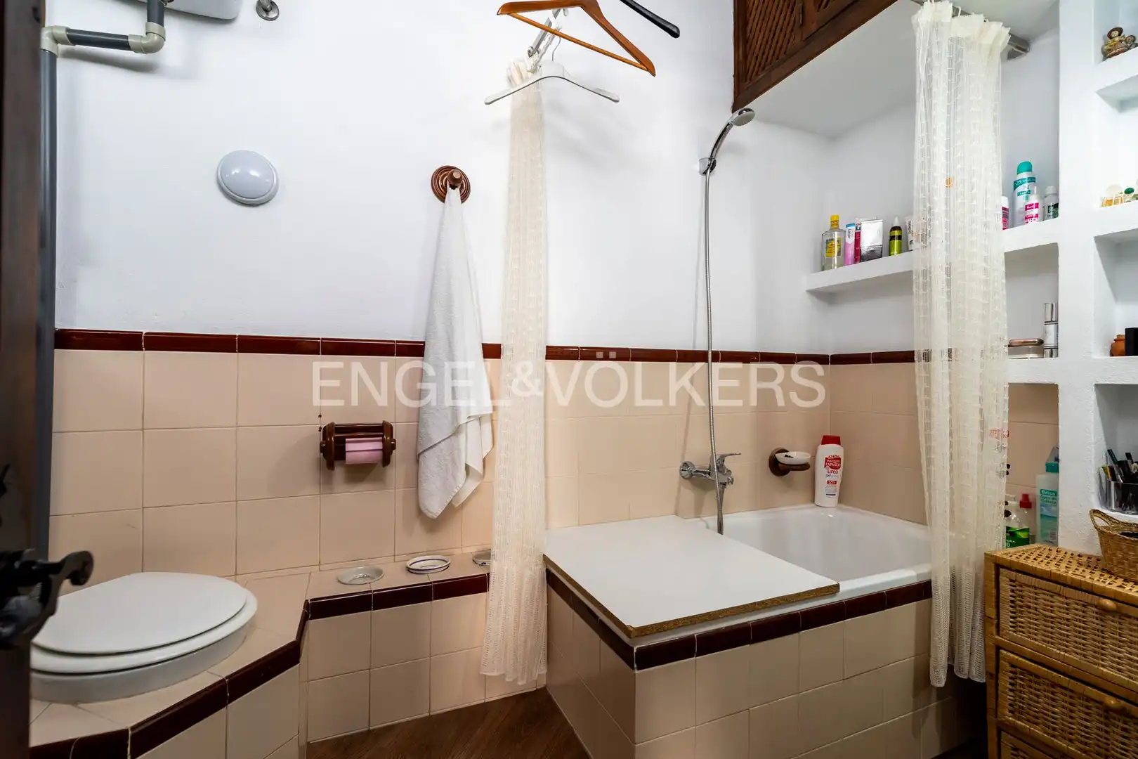 Bathroom of Houses for sale in Grazalema  with Air Conditioner, Heating and Storage room