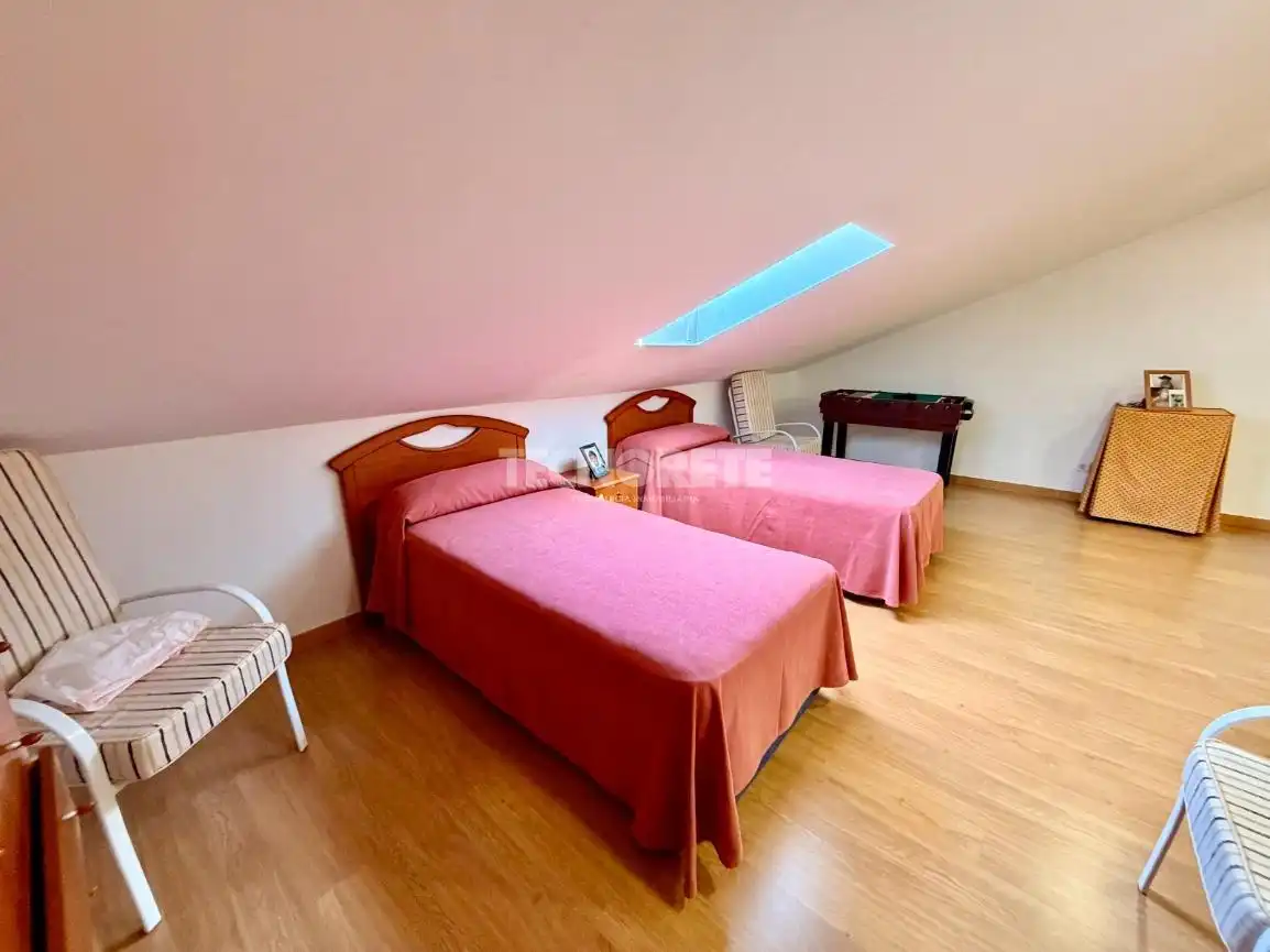 Habitación de Casa adosada en venta en Illescas