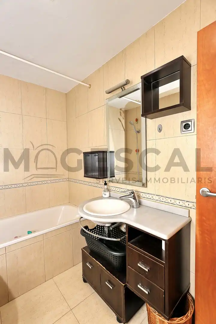 Baño de Piso en venta en Sentmenat con Calefacción, Terraza y Trastero