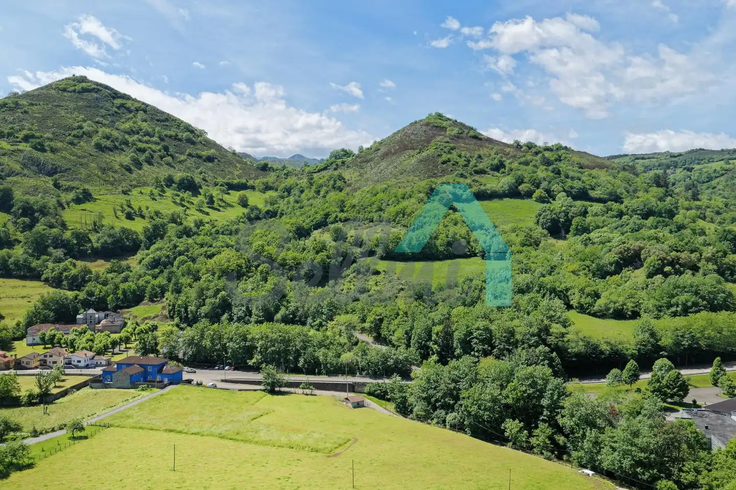 Einfamilien-Reihenhaus zum Verkauf in Onís mit Heizung, Abstellraum und Balkon