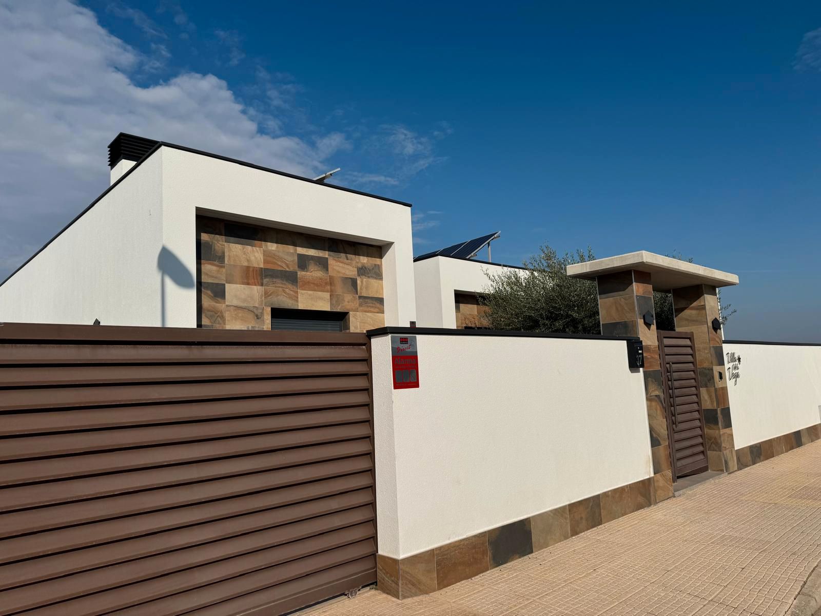 Vista exterior de Casa o xalet en venda en Formentera del Segura amb Aire condicionat, Calefacció i Jardí privat