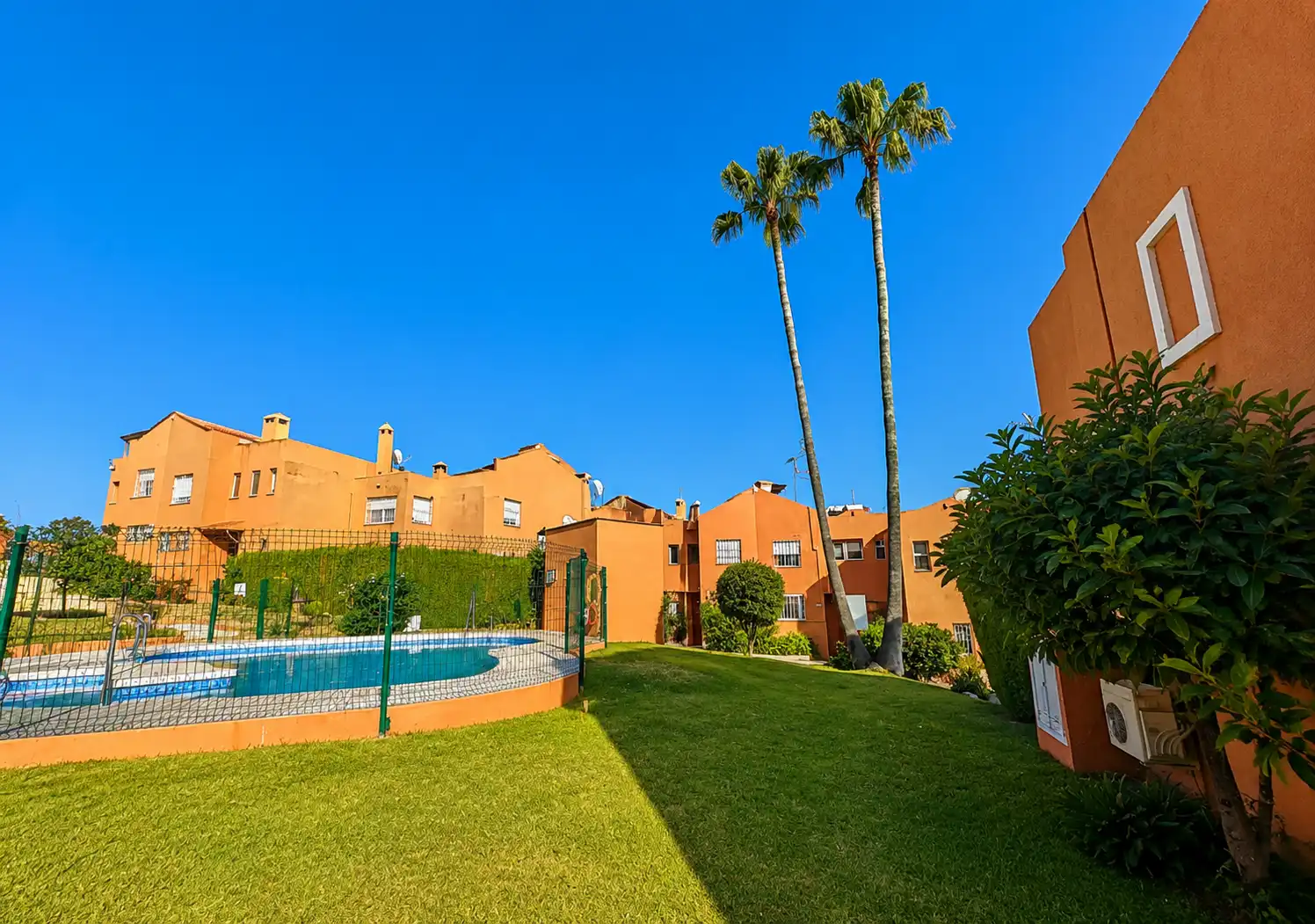 Jardín de Casa adosada en venta en Estepona con Jardín privado, Terraza y Piscina