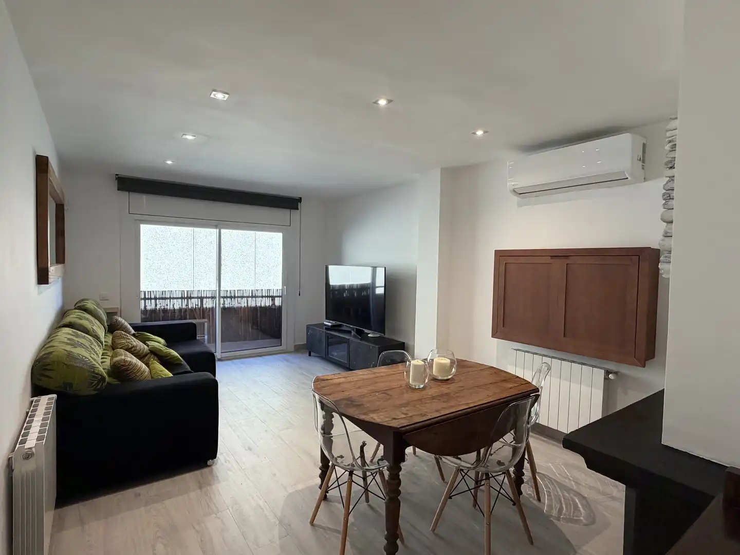 Sala de estar de Apartamento de alquiler en Palamós con Calefacción, TV y Alarma