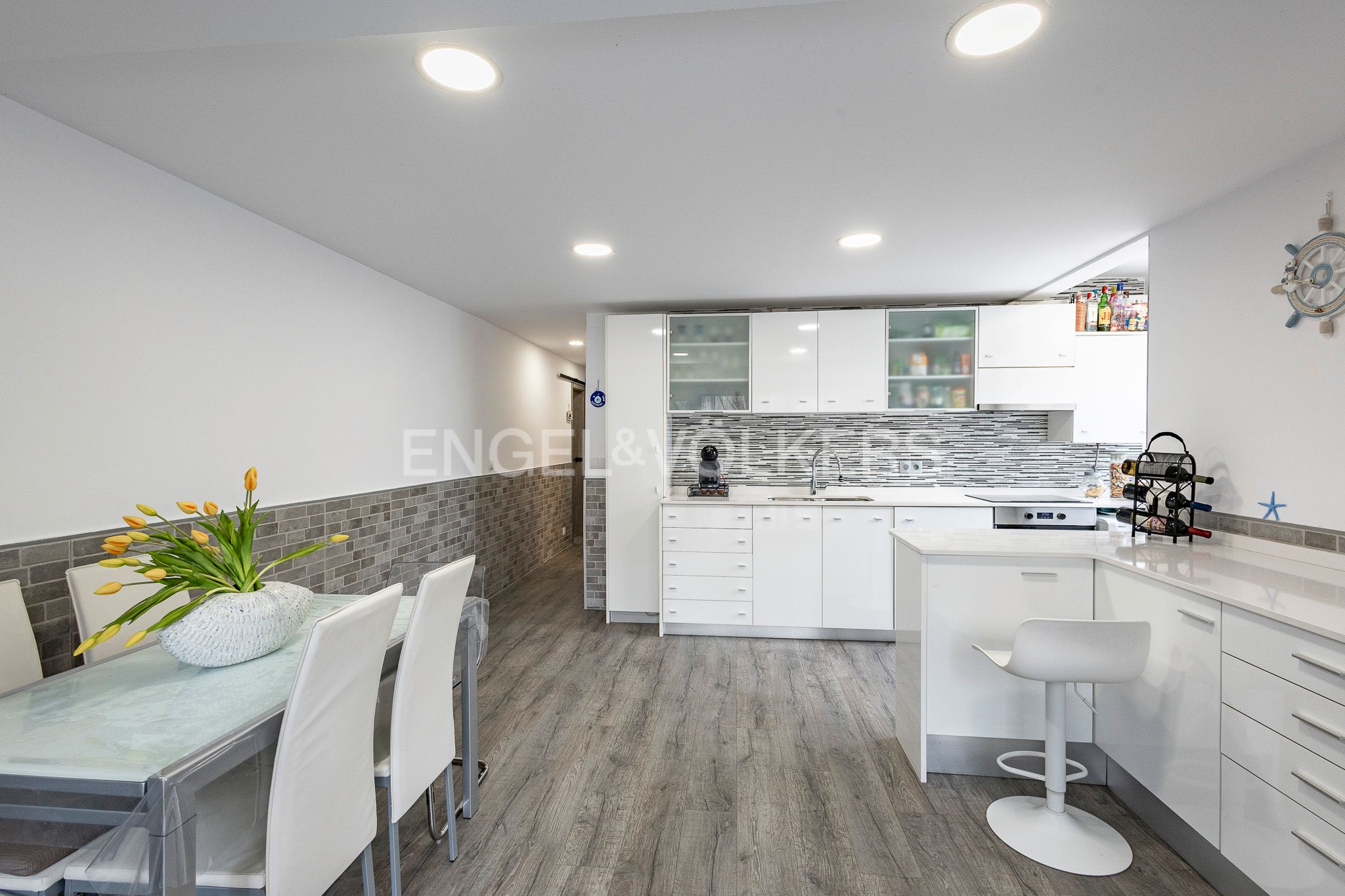 Kitchen of Apartment for sale in Vilanova i la Geltrú  with Air Conditioner, Heating and Parquet flooring