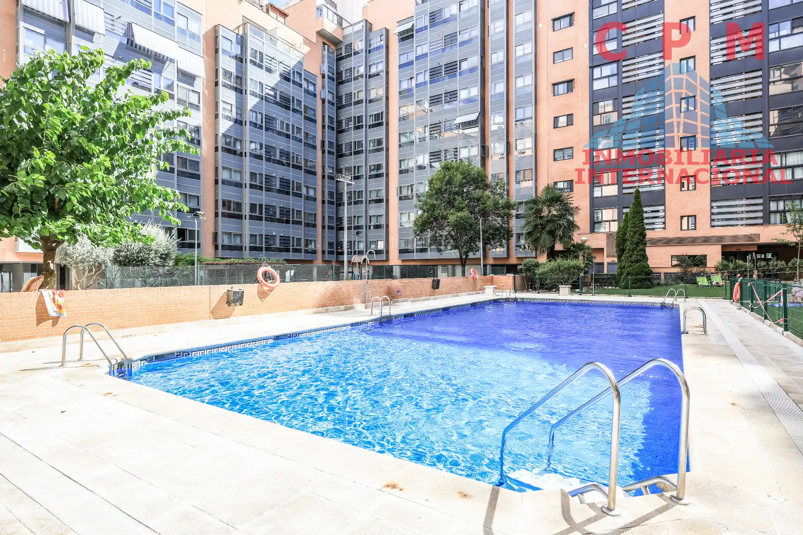 Schwimmbecken von Wohnung zur Miete in Madrid mit Klimaanlage, Heizung und Parkett